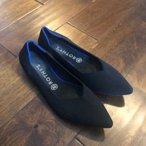 Rothy’s point black